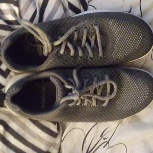 Brand: Womans Sketchers memory foam.   Size: 9       Color: Gray